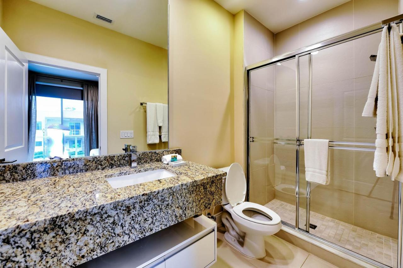 Beautiful Townhome Overlooking The Lake And The Pool Orlando Zewnętrze zdjęcie